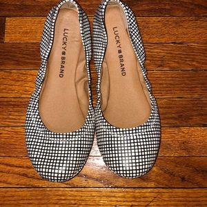 Lucky brand flats  5M